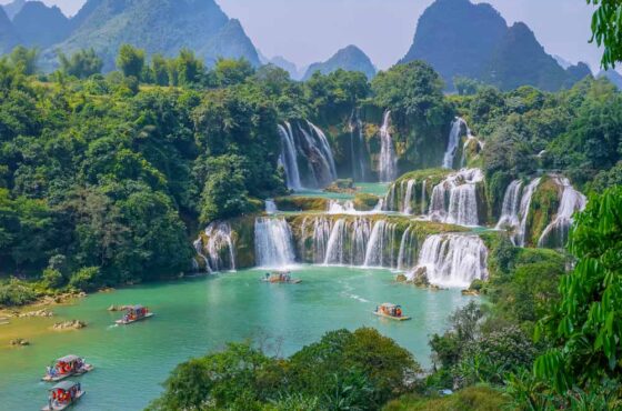 Vietnam Discovery: Culture, Caves & Coast in 7 Nights